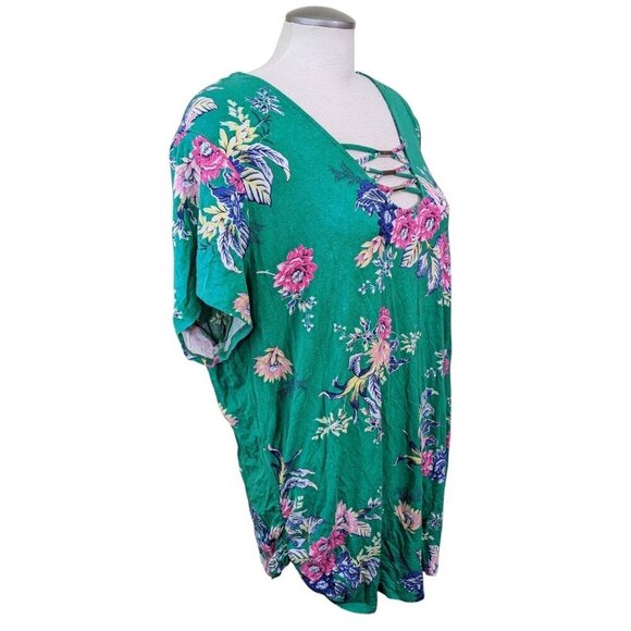 Womens Plus Size 3X Top Kelly Green Floral Criss Cross Neckline Ruched Side - Picture 3 of 6